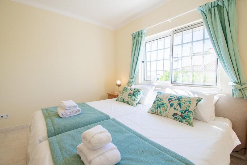 Casa Filipa Full house - Spacious Villa with Private Pool & Jacuzzi - image 45