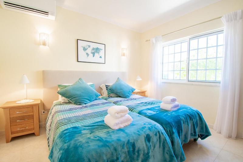 Casa Filipa Full house - Spacious Villa with Private Pool & Jacuzzi - image 34
