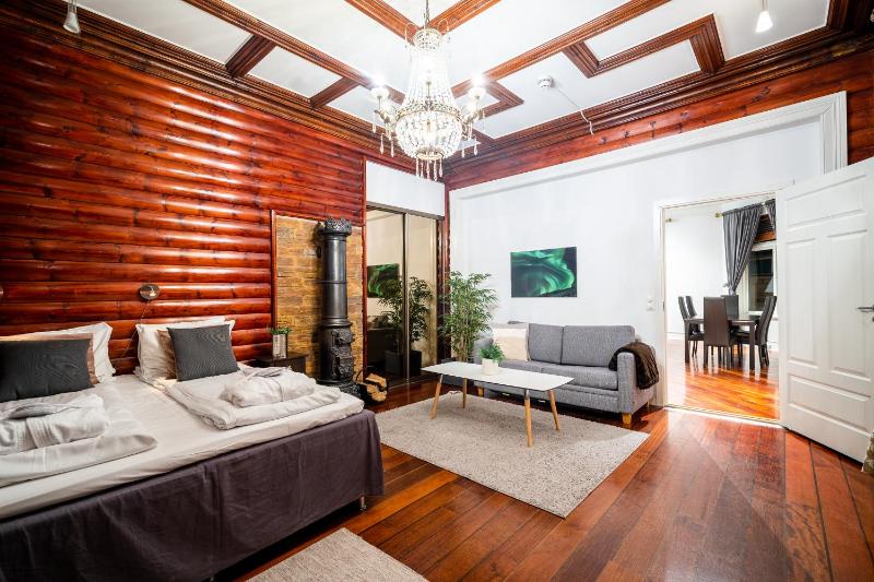 Two-Bedroom Deluxe Apartment with Ocean View image 2