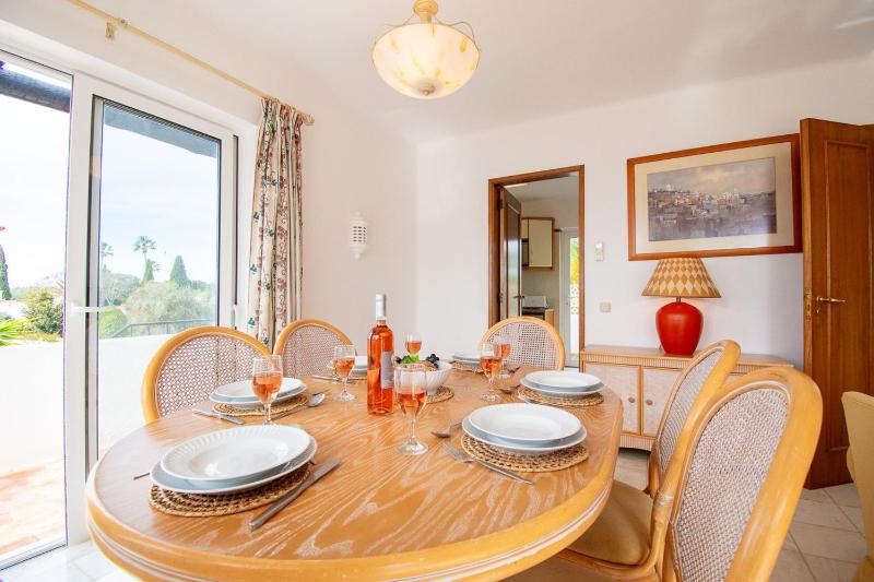 Casa Miguel - Family-Friendly 3-Bedroom Villa with Private Pool - image 14