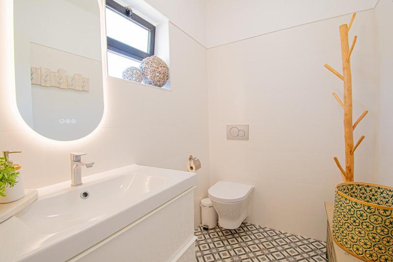 Casa Mel - Stylish 3-Bed Townhouse with Pool - image 19