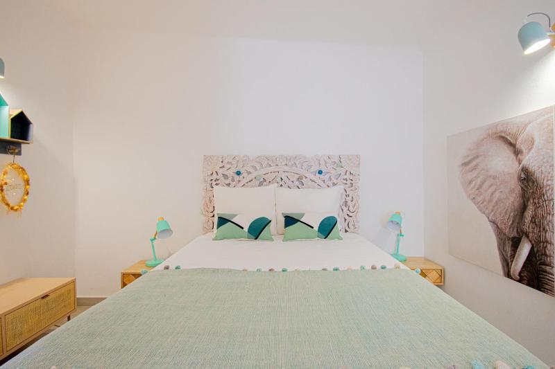 Casa Mel - Stylish 3-Bed Townhouse with Pool - image 39