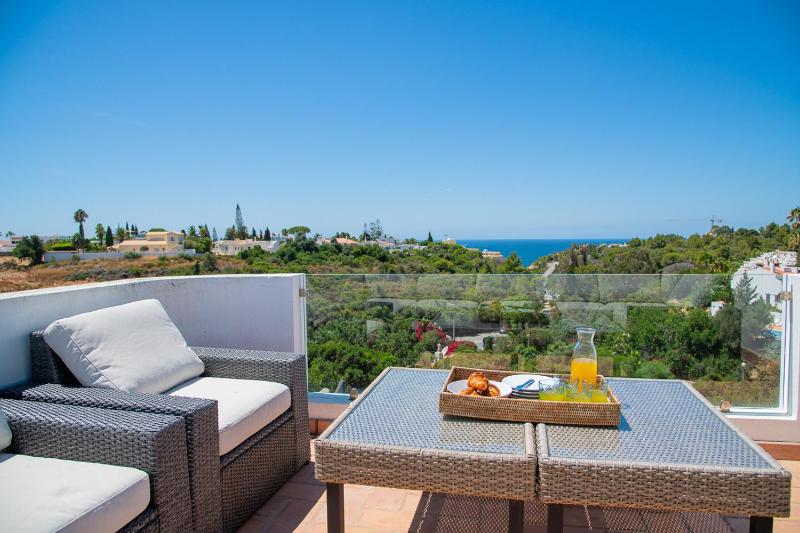 Casa Mel - Stylish 3-Bed Townhouse with Pool - image 21