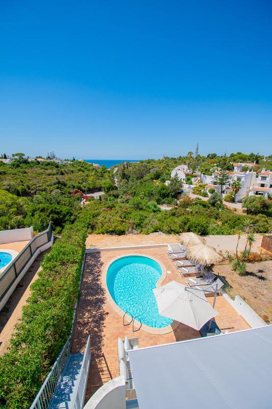 Casa Mel - Stylish 3-Bed Townhouse with Pool - image 25
