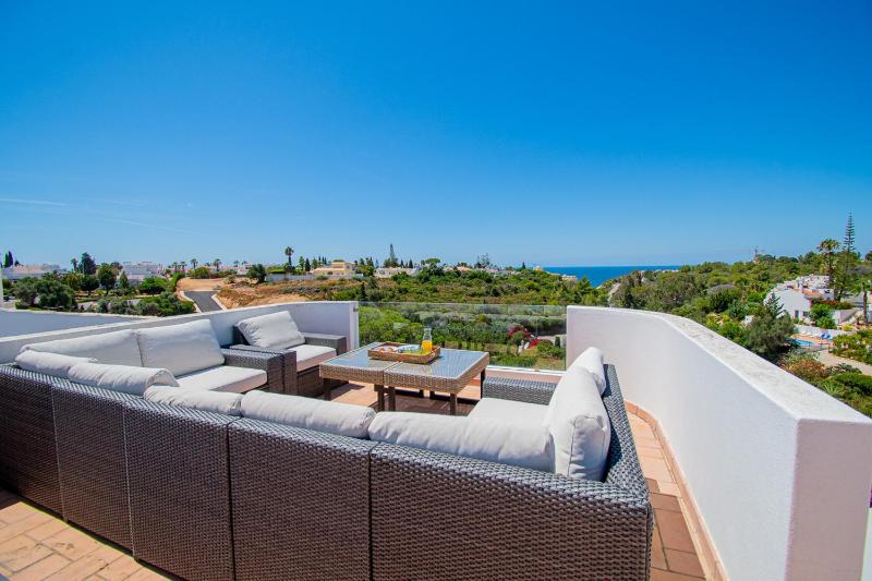 Casa Mel - Stylish 3-Bed Townhouse with Pool - image 29