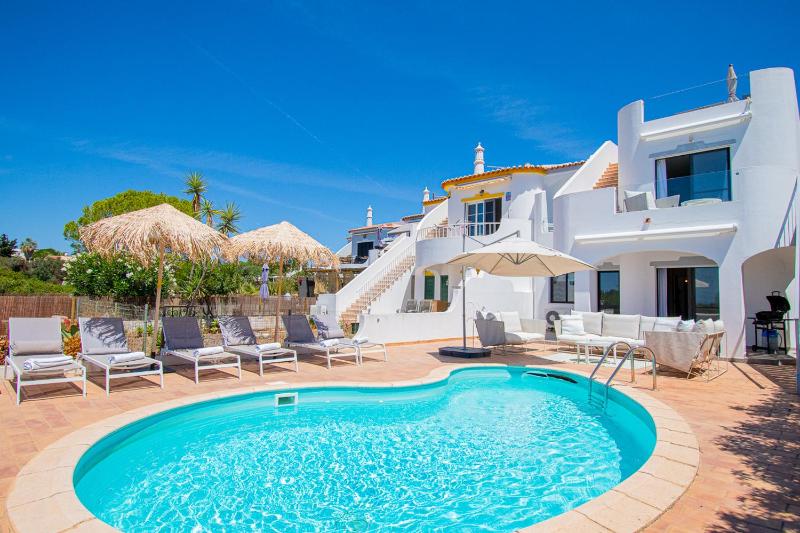 Casa Mel - Stylish 3-Bed Townhouse with Pool - image 44