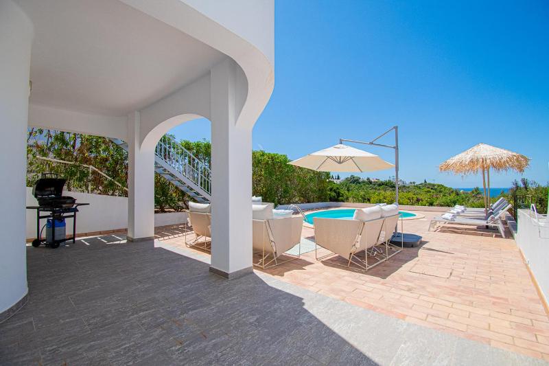 Casa Mel - Stylish 3-Bed Townhouse with Pool - image 15