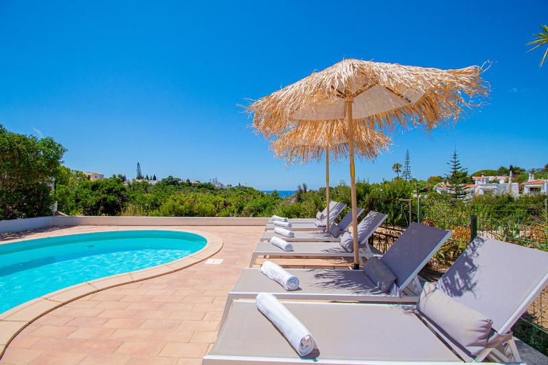 Casa Mel - Stylish 3-Bed Townhouse with Pool - image 34