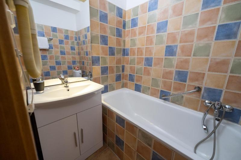 Double or Twin Room image 3