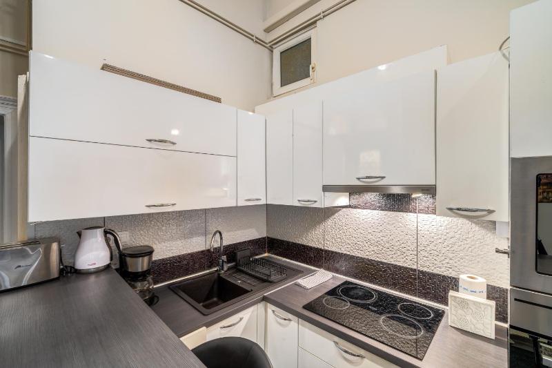 Elisabeth 52 Apartment - image 14