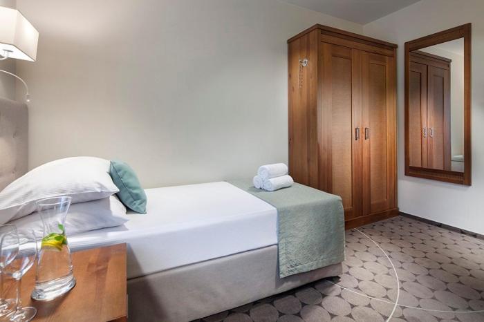 Single Room image 1