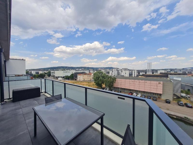Appartement contemporain 3 chambres avec vue sur canal parking et internet à Nancy - FR-1-584-343 - image 18