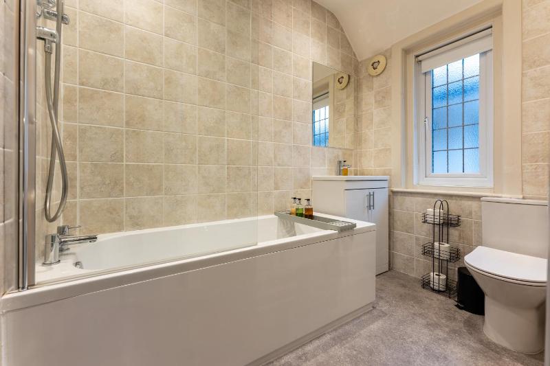 Deluxe Double Room (2 Adults + 1 Child) image 4