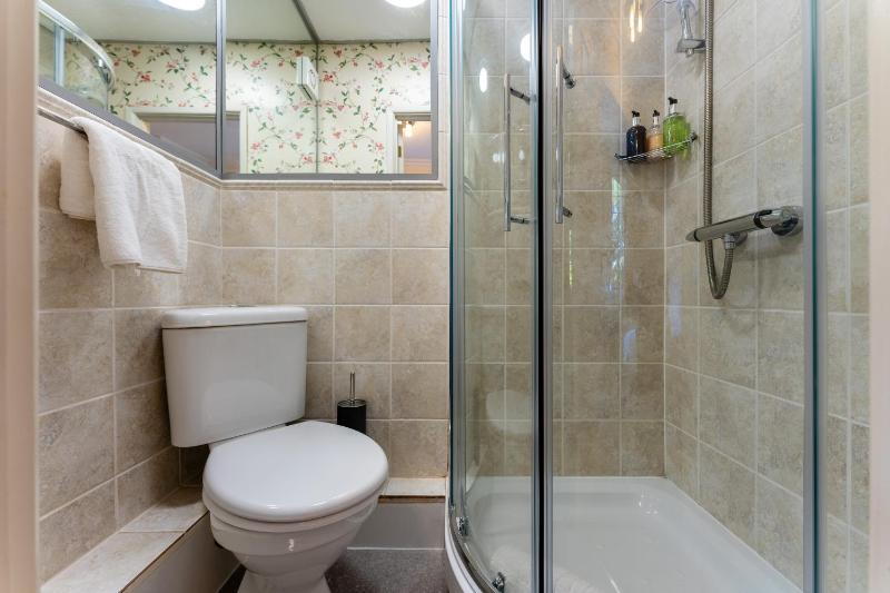 Double Room with Private Bathroom image 4