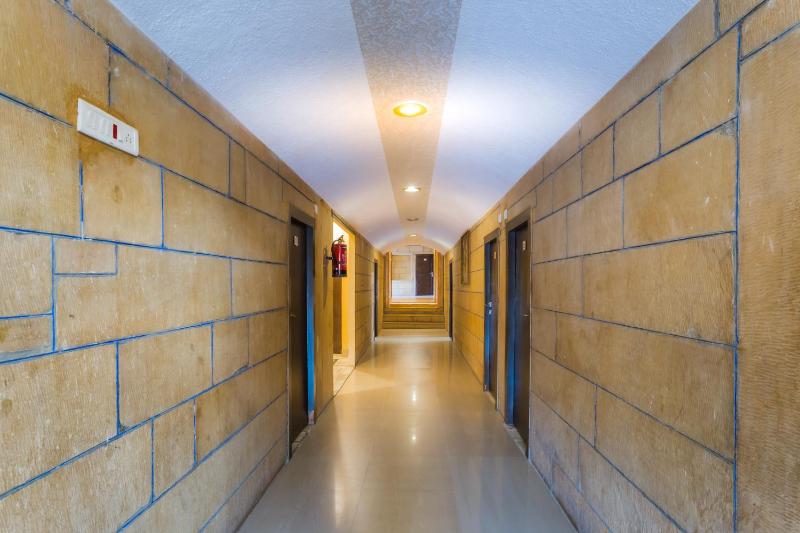 Hotel Prince-Near Jaisalmer Fort - image 2