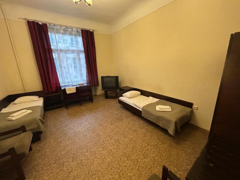 Double or Twin Room with Shared Bathroom image 4