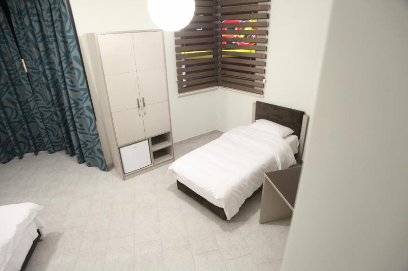 Budget Single Room image 4