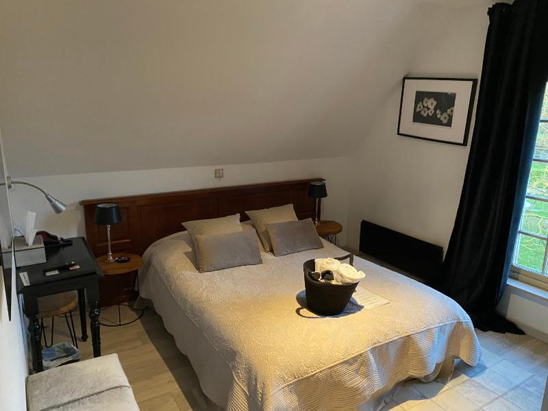 Double Room image 3