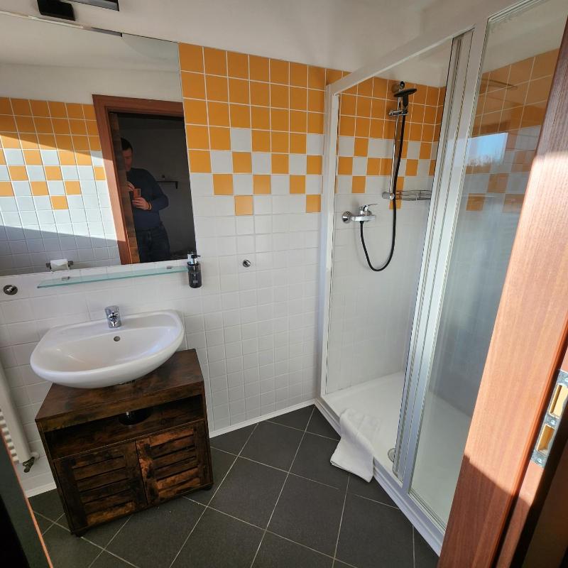 Economy Single Room image 4