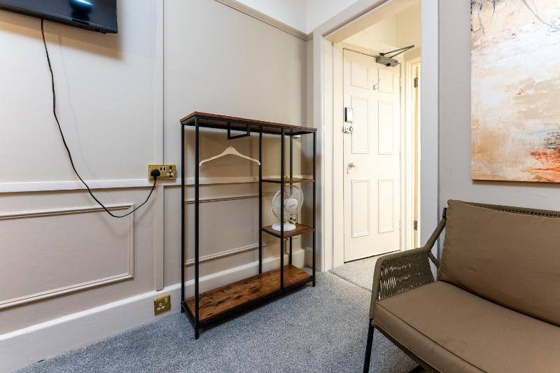 Deluxe Double Room (2 Adults + 1 Child) image 3