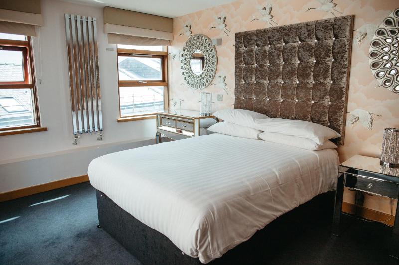 Executive Penthouse Apartment image 2