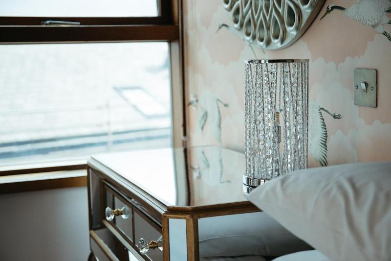 Executive Penthouse Apartment image 3