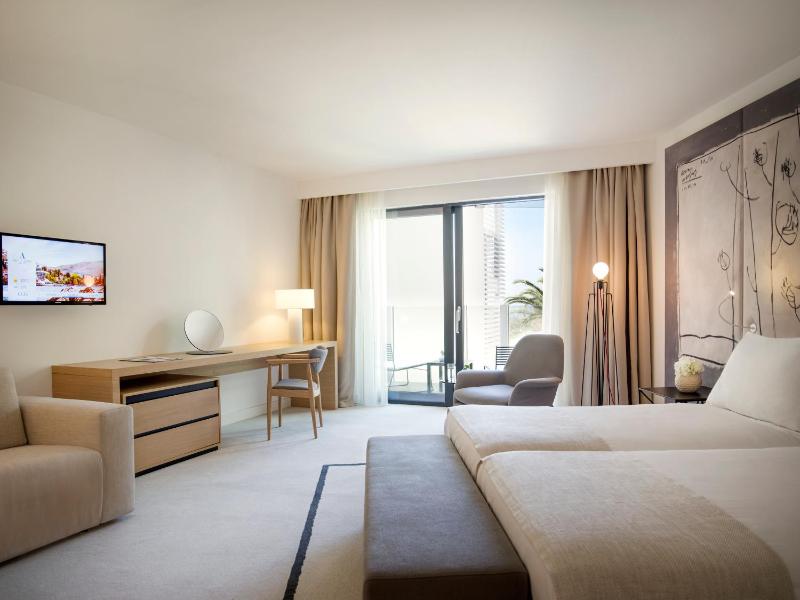 Comfort Double Room with Balcony image 3