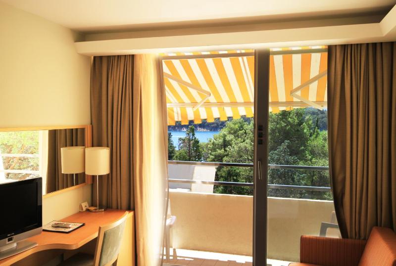 Suite (2 Adults) image 2