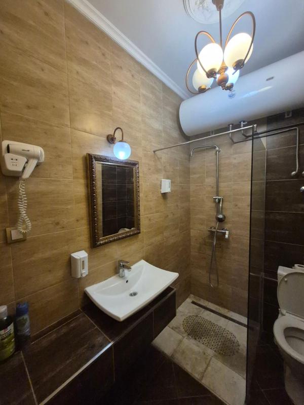 Twin Room with Shared Bathroom image 2