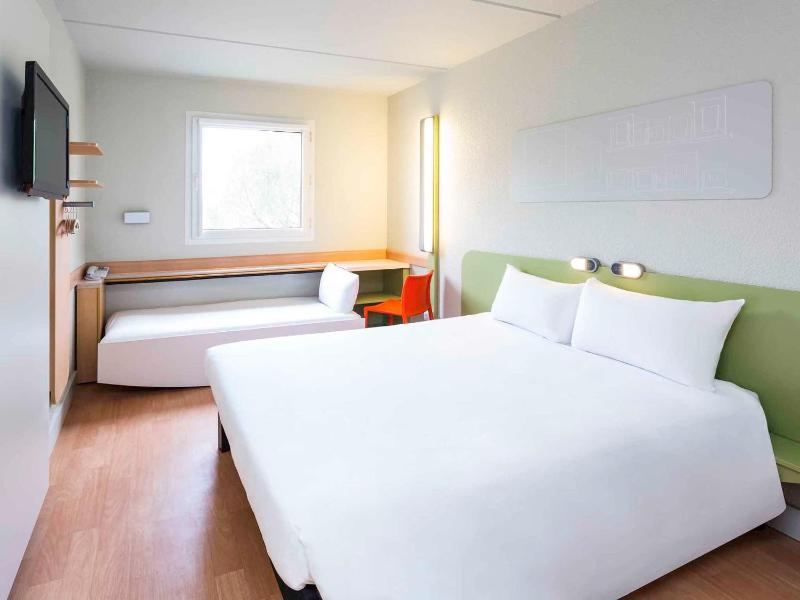 Triple Room image 2