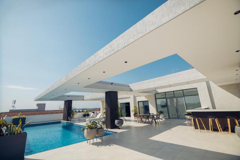 Essence 1 BDRM Luxury Apt - image 15
