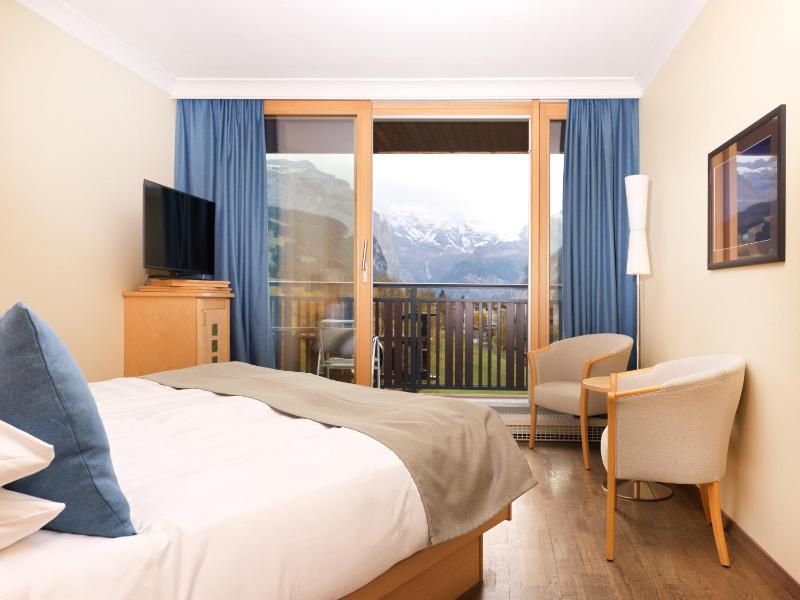 Double Room with Mountain View and Balcony image 1