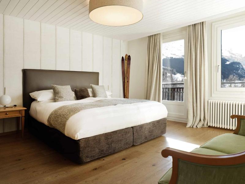 Deluxe Family Room with Mountain View and balcony image 4