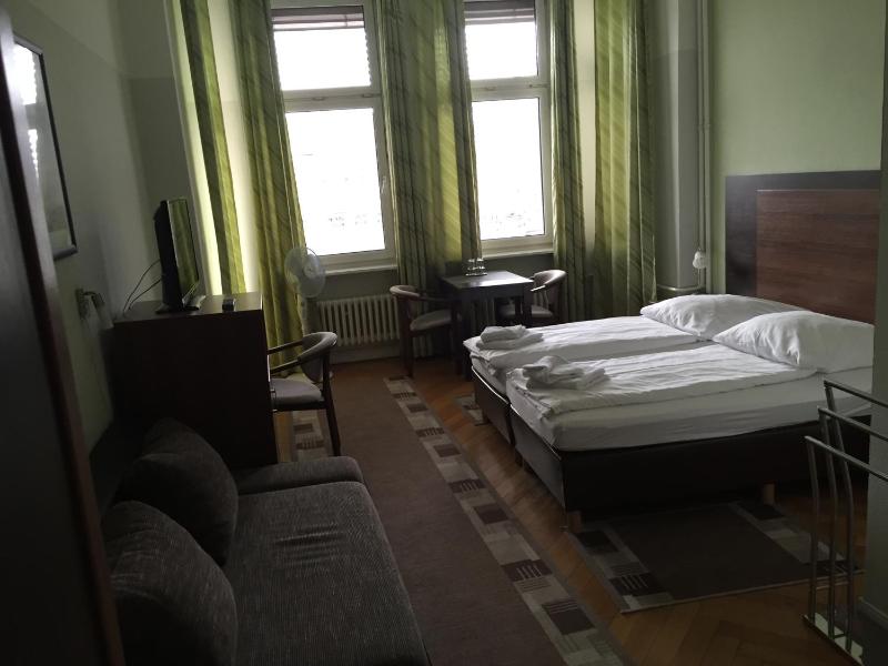 Comfort Double or Twin Room image 4