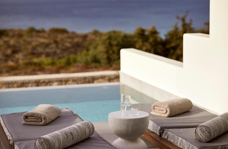 Family Suite with Private Pool & Sea View image 4