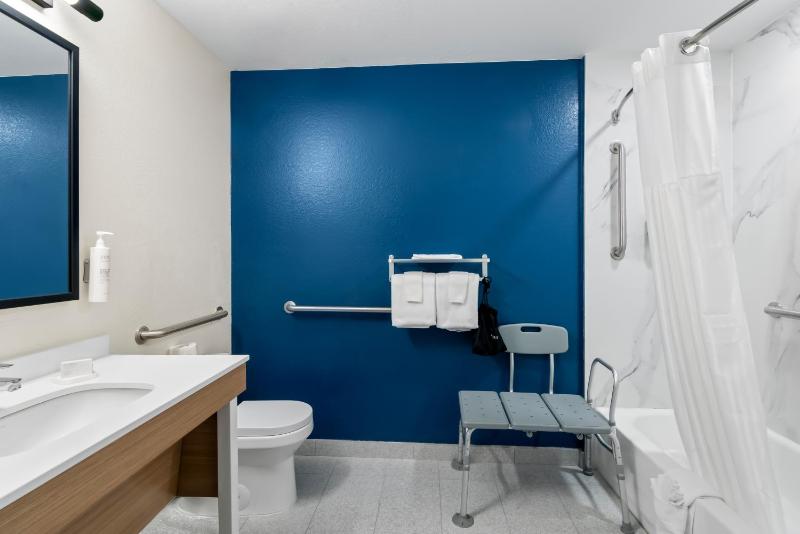 King Room - Hearing Access image 2