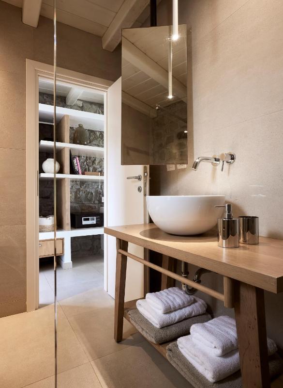 Grand Suite with Private Pool & Sea View image 2