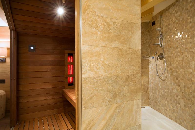 Superior Suite with Private Sauna image 3