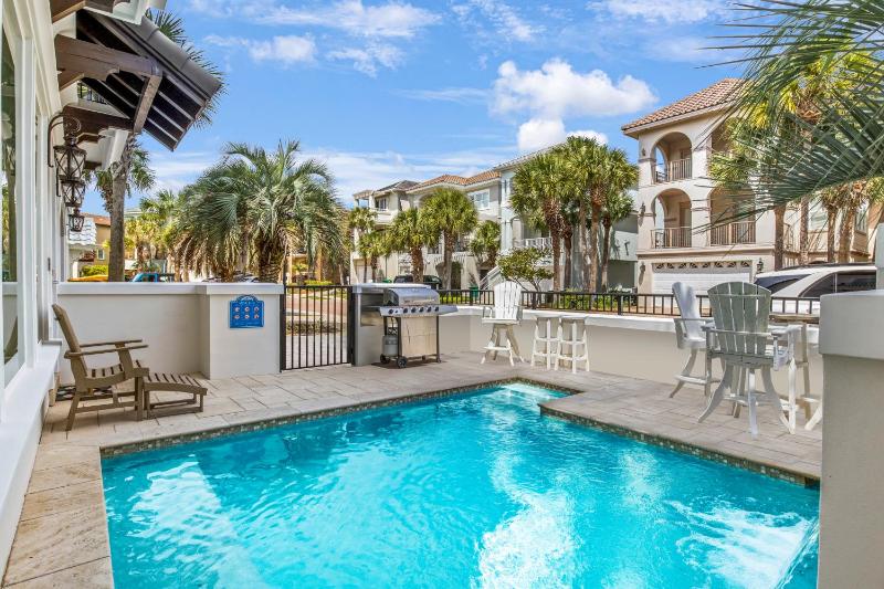 Private Pool - Community Beach - Gated Community - image 30