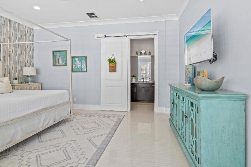 Private Pool - Community Beach - Gated Community - image 48