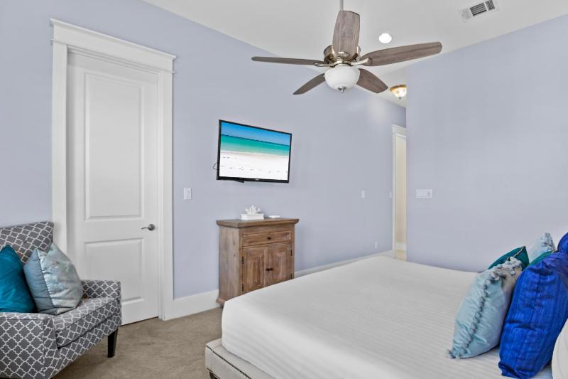 Private Pool - Community Beach - Gated Community - image 23