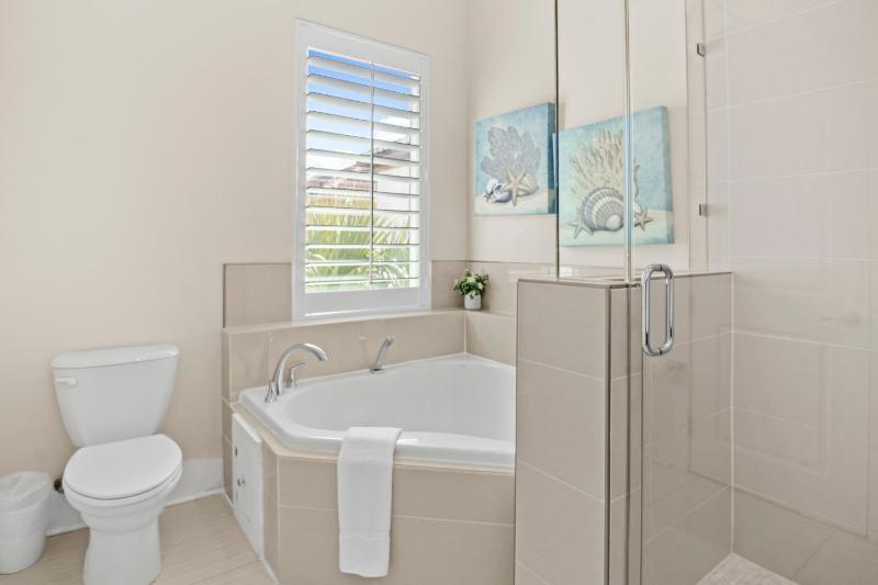 Private Pool - Community Beach - Gated Community - image 29
