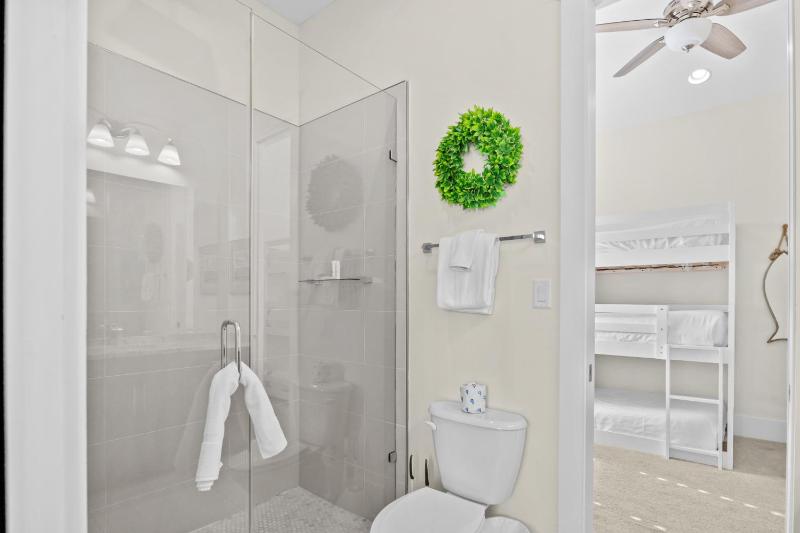 Private Pool - Community Beach - Gated Community - image 27