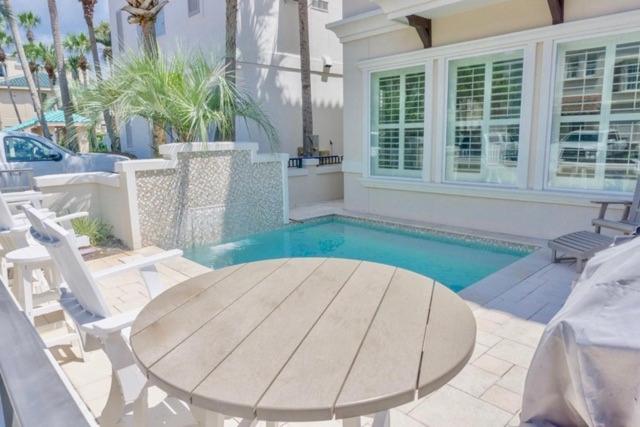 Private Pool - Community Beach - Gated Community - image 21