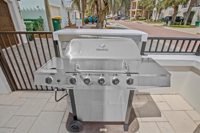 Private Pool - Community Beach - Gated Community - image 5