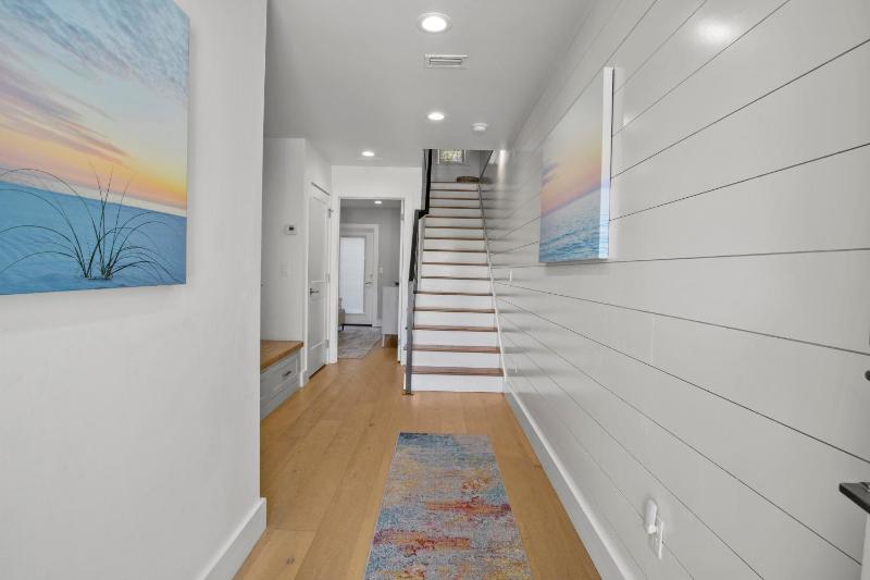 Steps to Beach Community Pool Beach View Luxury - image 23
