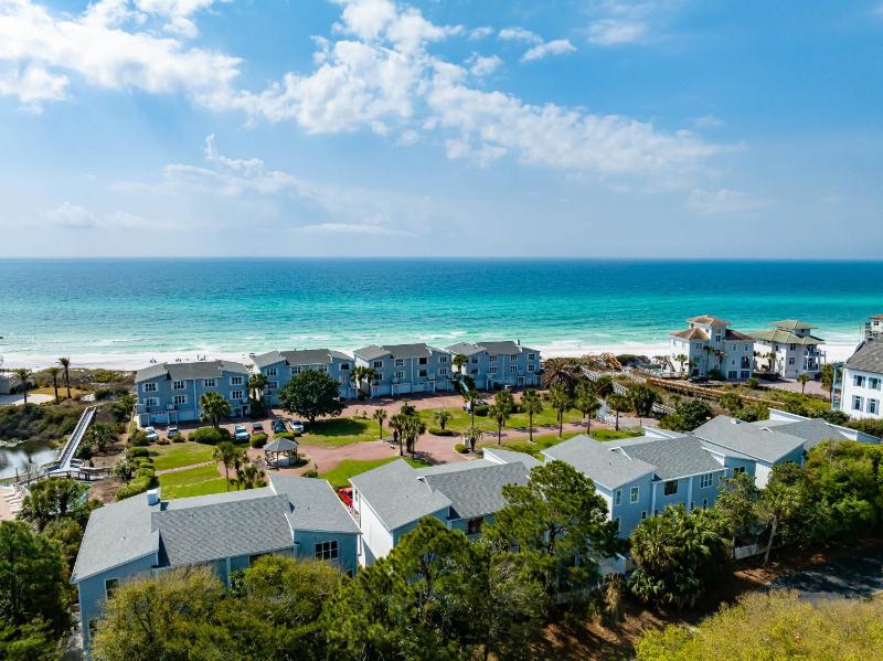 Steps to Beach Community Pool Beach View Luxury - image 50