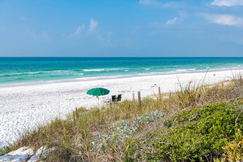 Steps to Beach Community Pool Beach View Luxury - image 35