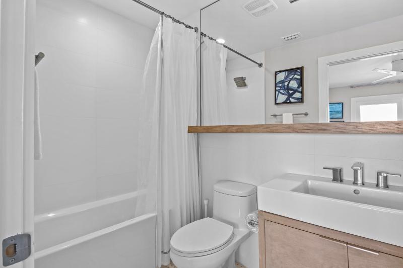 Steps to Beach Community Pool Beach View Luxury - image 22