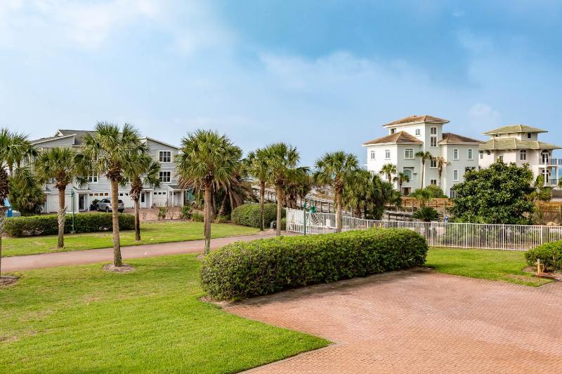 Steps to Beach Community Pool Beach View Luxury - image 47